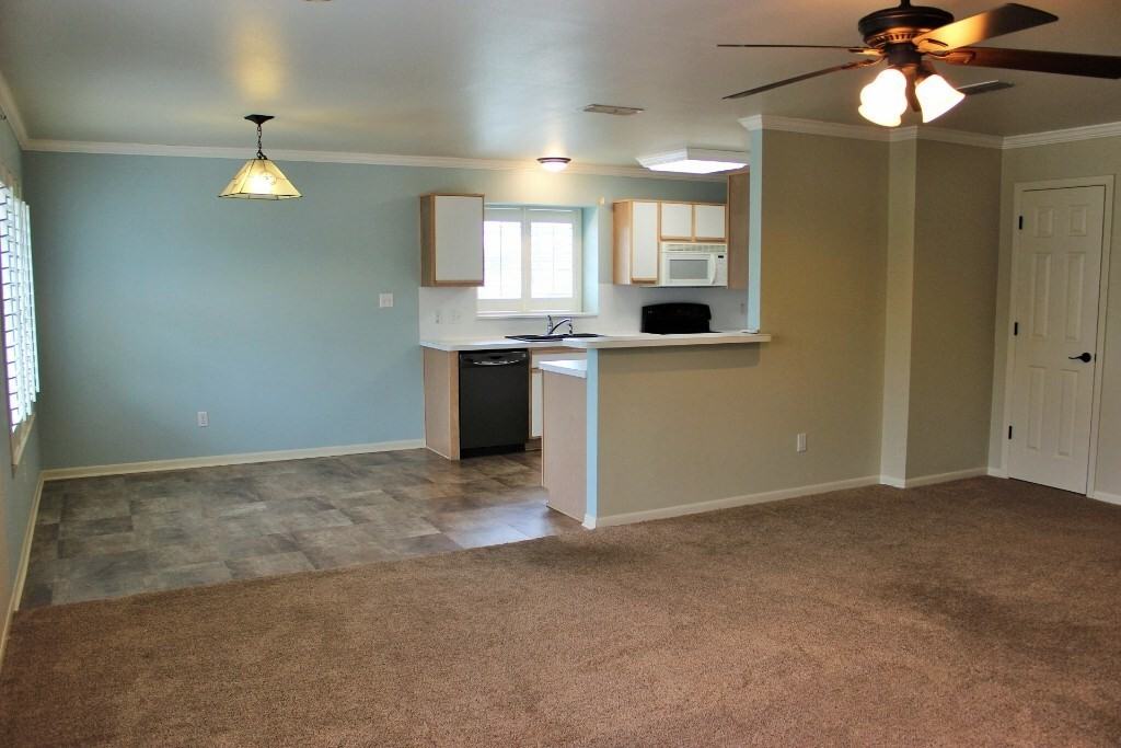 347 Stone Hill Dr #4 - Photo 2 of 13