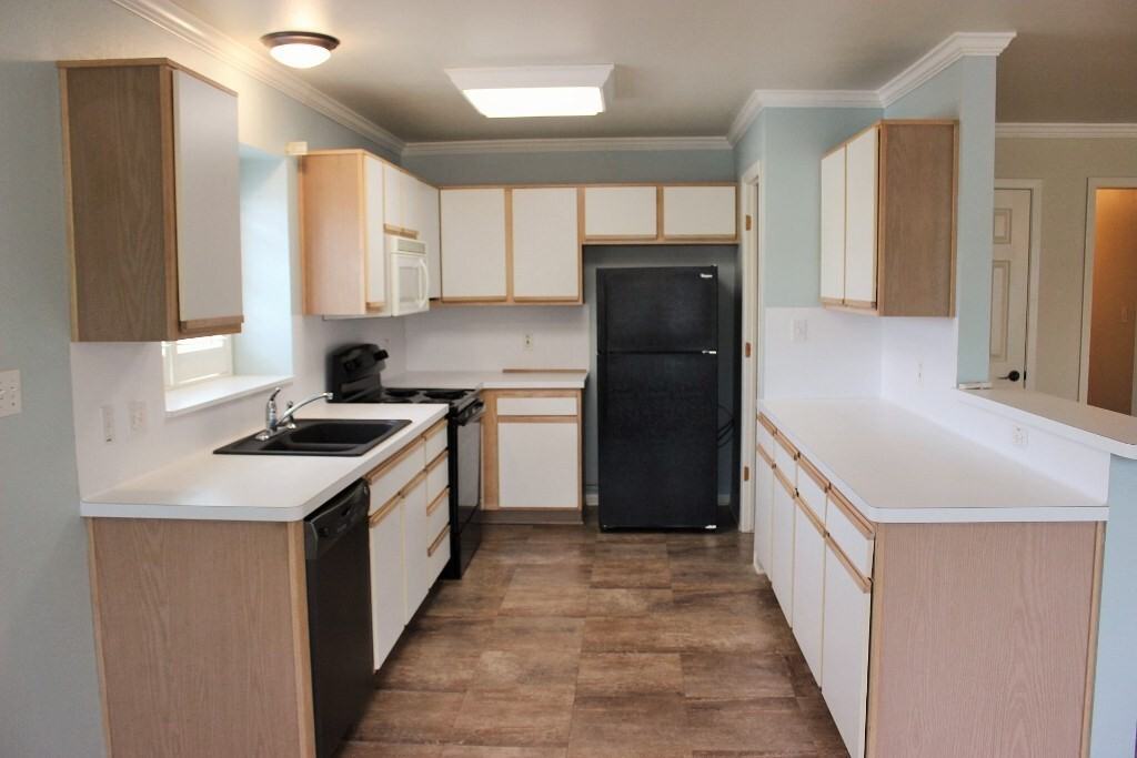347 Stone Hill Dr #4 - Photo 6 of 13