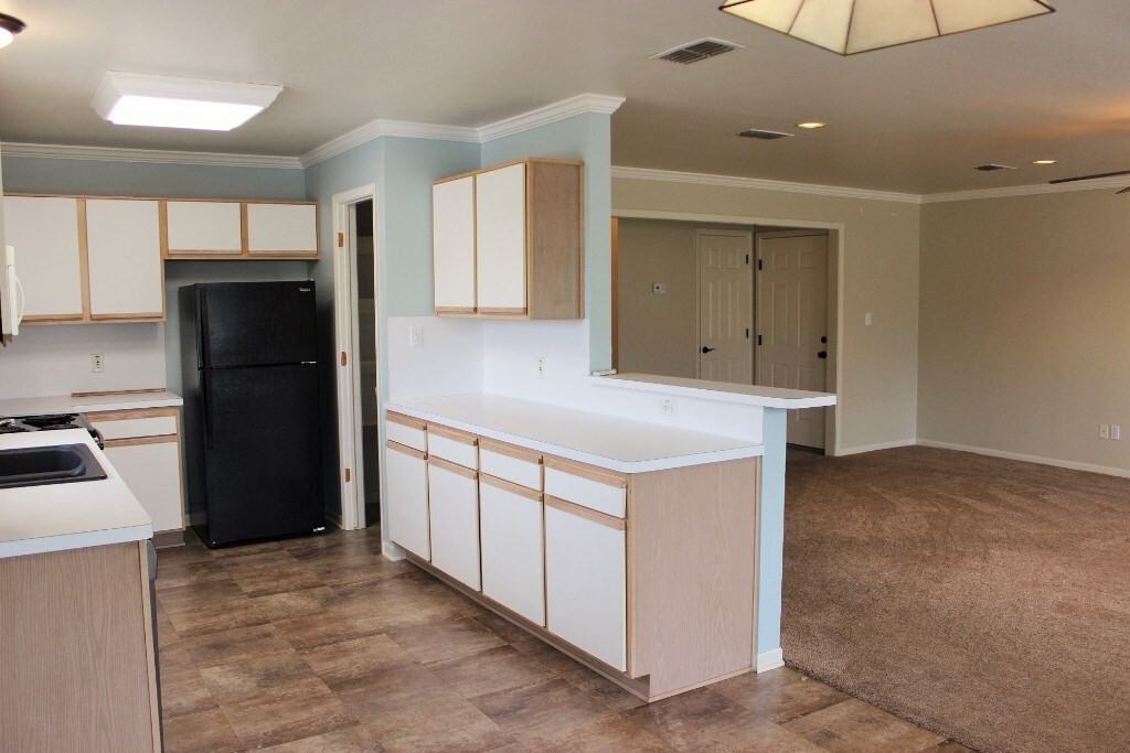 347 Stone Hill Dr #4 - Photo 7 of 13