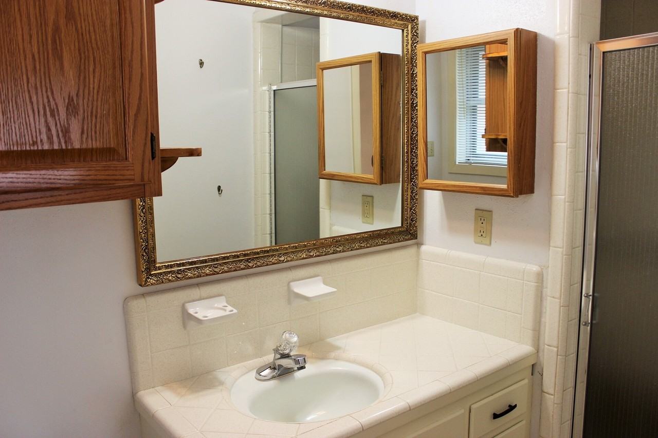 1006 Robinhood Rd #1 - Photo 5 of 22