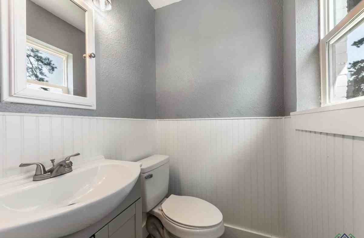 11 Neal St - Photo 5 of 14