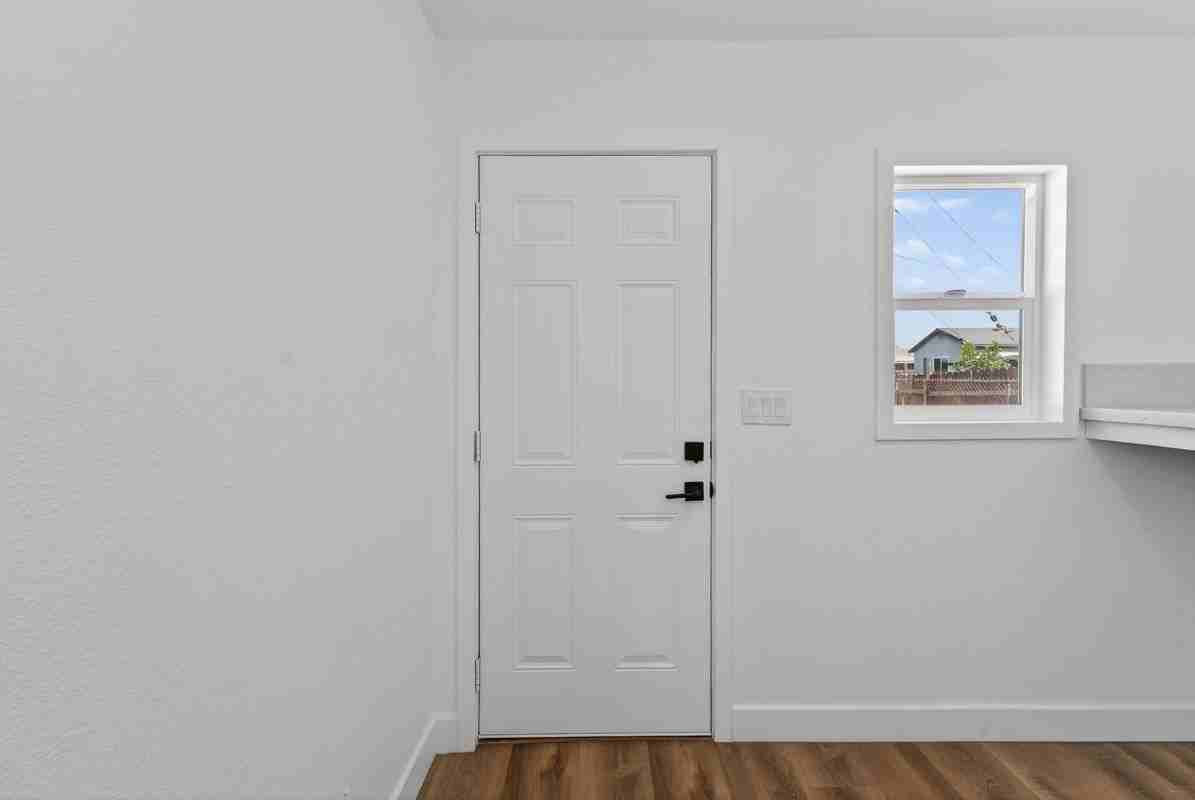1095 E Phillips Blvd - Photo 6 of 18