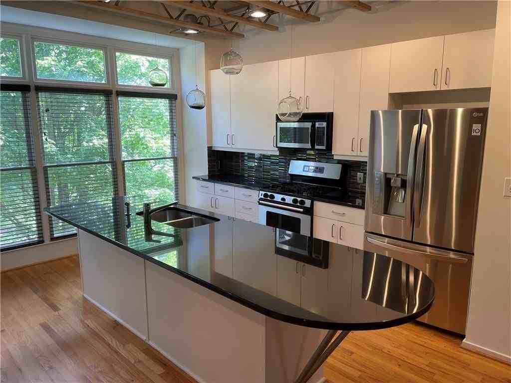 1325 Peachtree Vw Ne - Photo 3 of 20