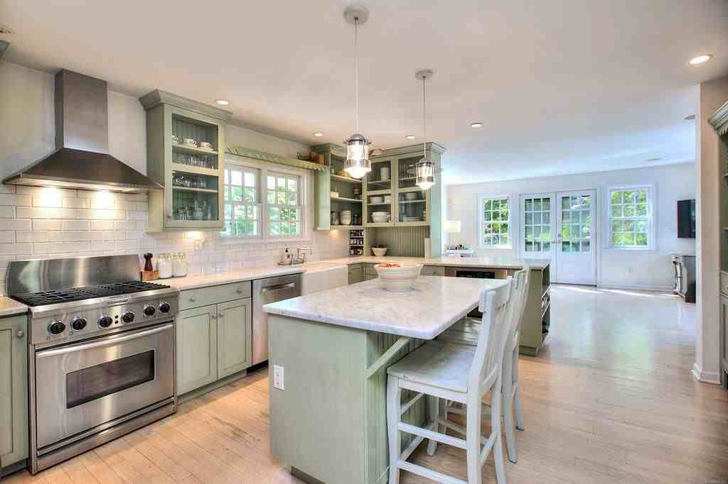 11 Treadwell Ave - Photo 2 of 4