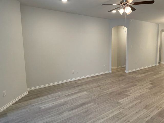 1051 Toledo Bend Dr - Photo 2 of 17