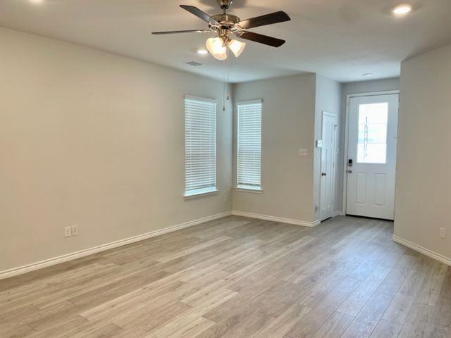 1051 Toledo Bend Dr - Photo 3 of 17