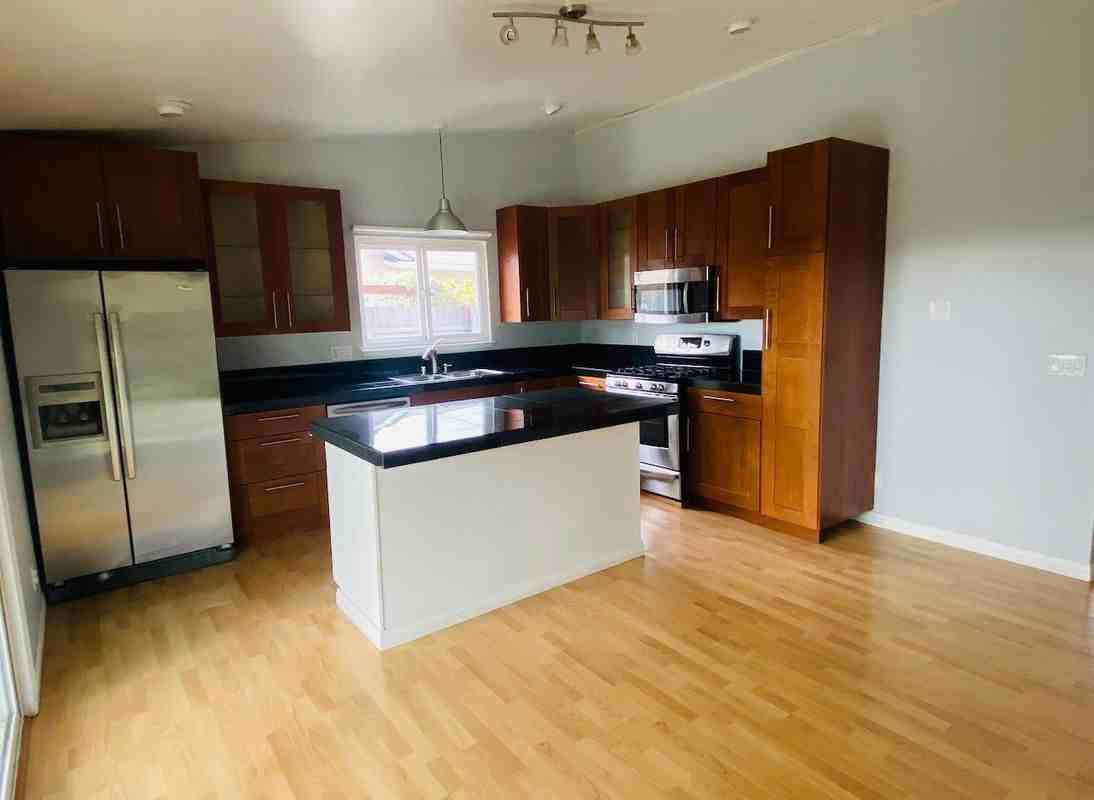 14458 Cambridge St - Photo 6 of 9