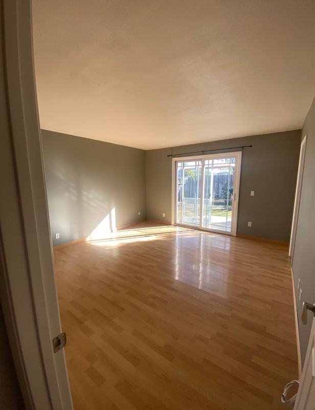 14458 Cambridge St - Photo 7 of 9