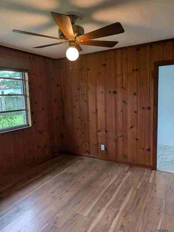 235 Burgin Ave - Photo 6 of 11
