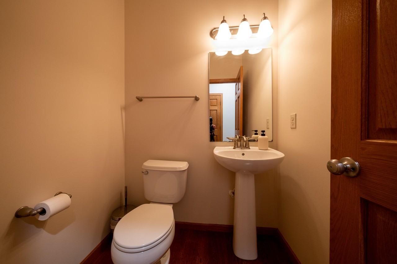 15314 Maryland Ave #1 - Photo 3 of 47