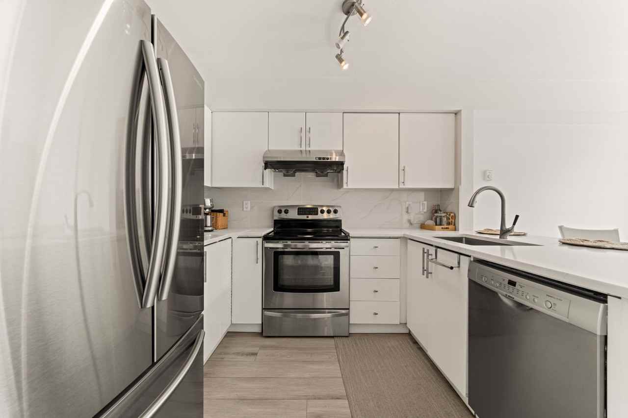 220 10th Street - Photo 2 of 25