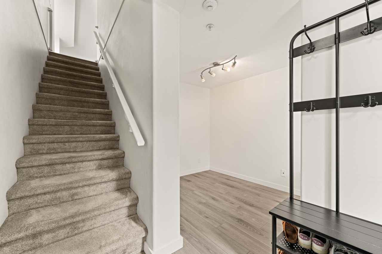 220 10th Street - Photo 3 of 25