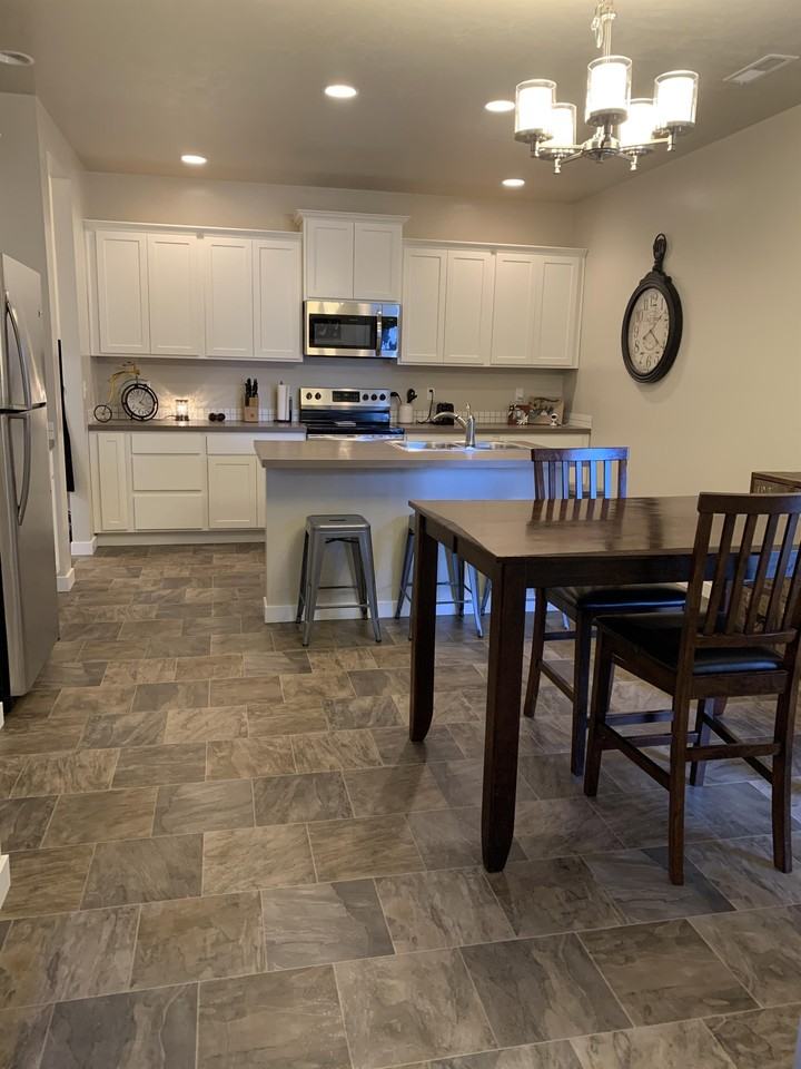 769 E Springloyd St - Photo 2 of 13
