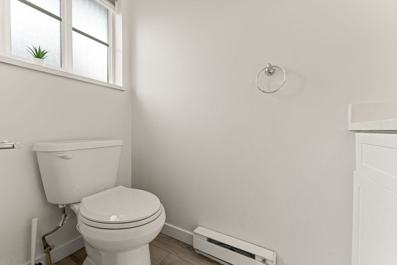 220 10th Street - Photo 7 of 25