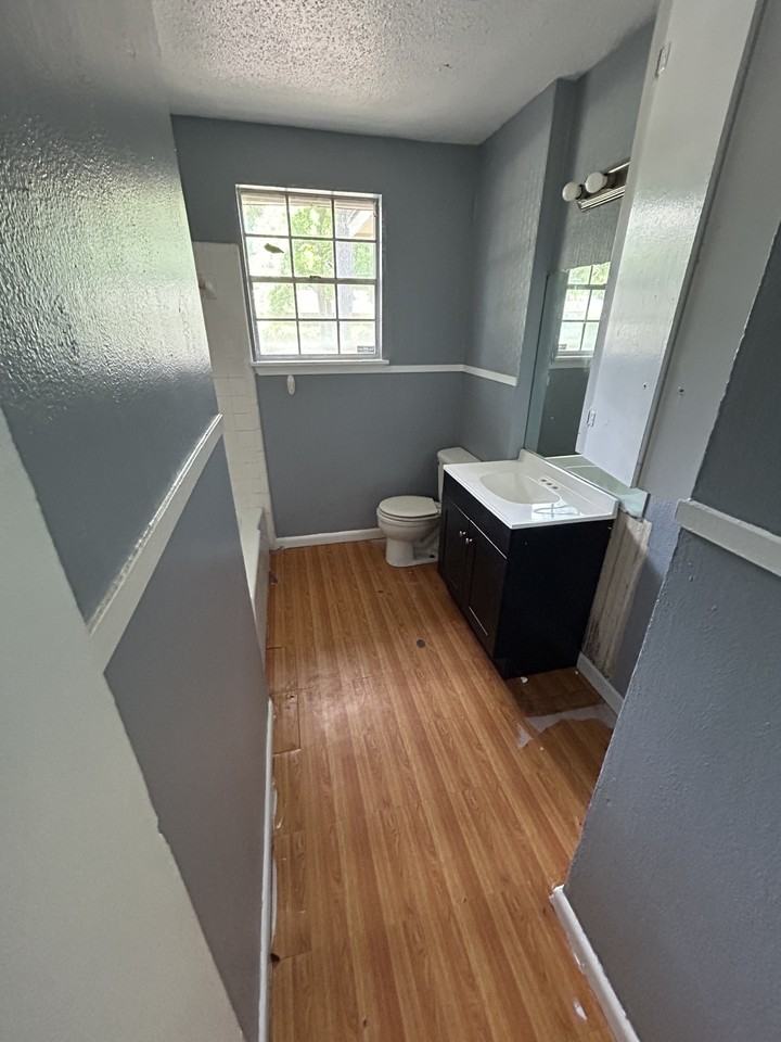 570 Sally Ann Dr - Photo 2 of 9