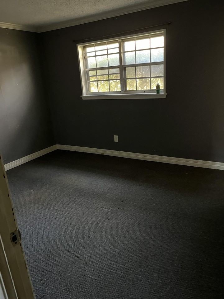 9471 Blom Blvd - Photo 3 of 11