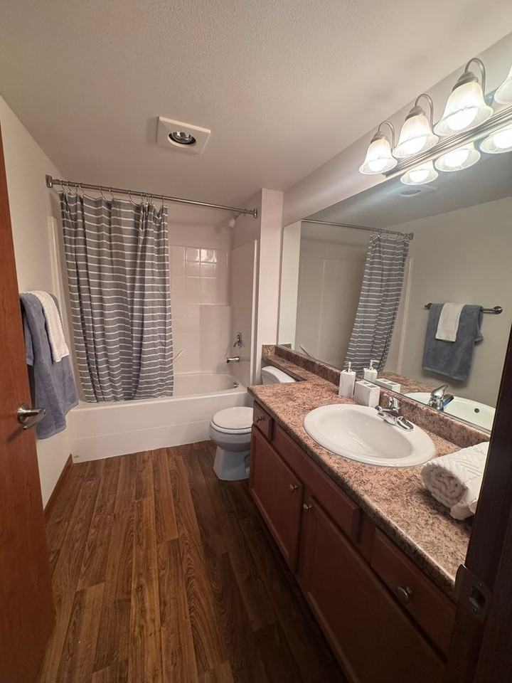 21428 International Boulevard - Photo 6 of 33
