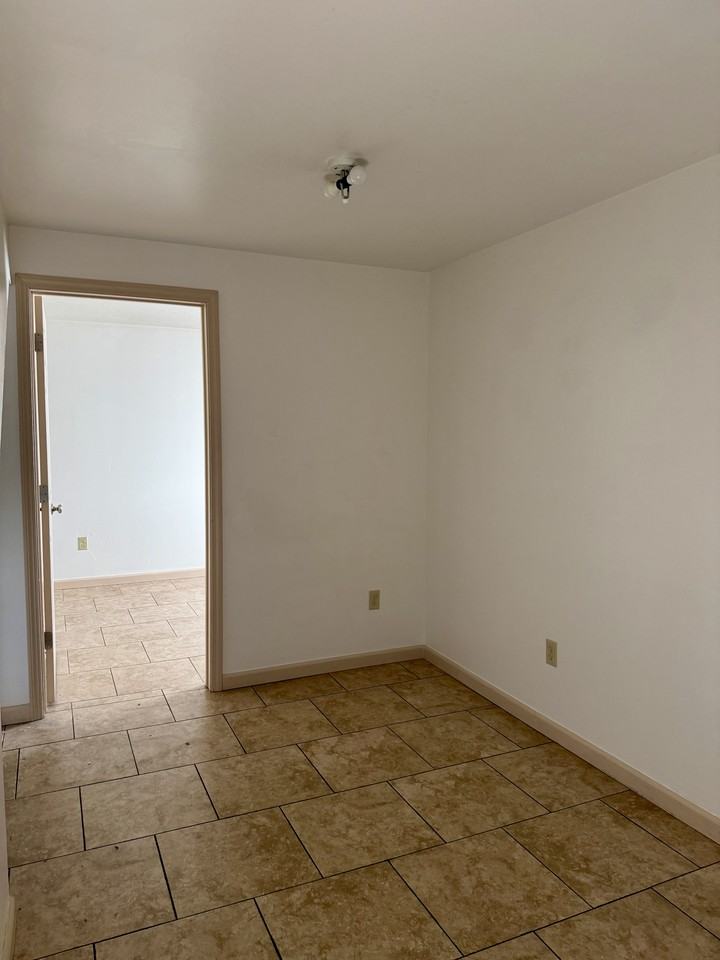 24 N Arizona St #24 - Photo 7 of 11