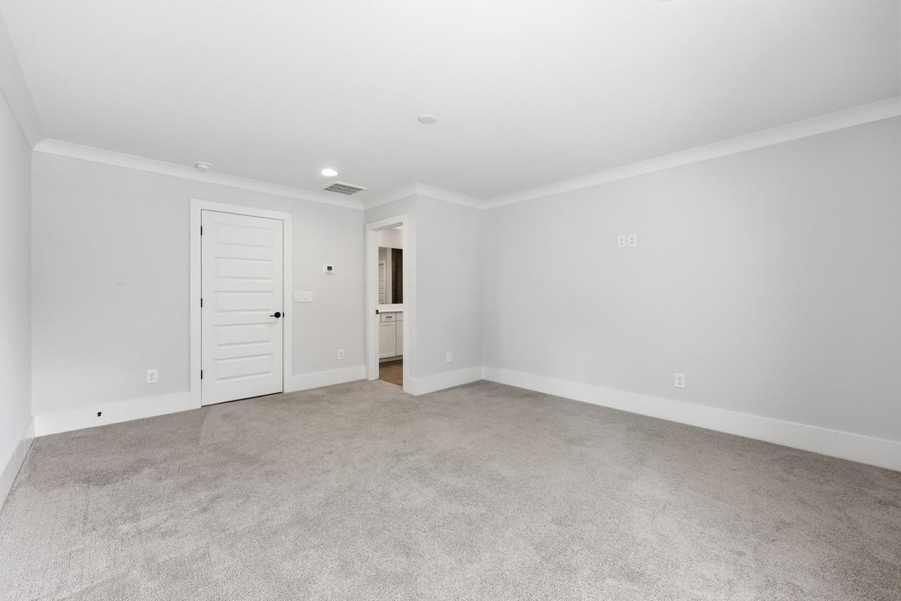 2957 Ross Ave #1 - Photo 4 of 32