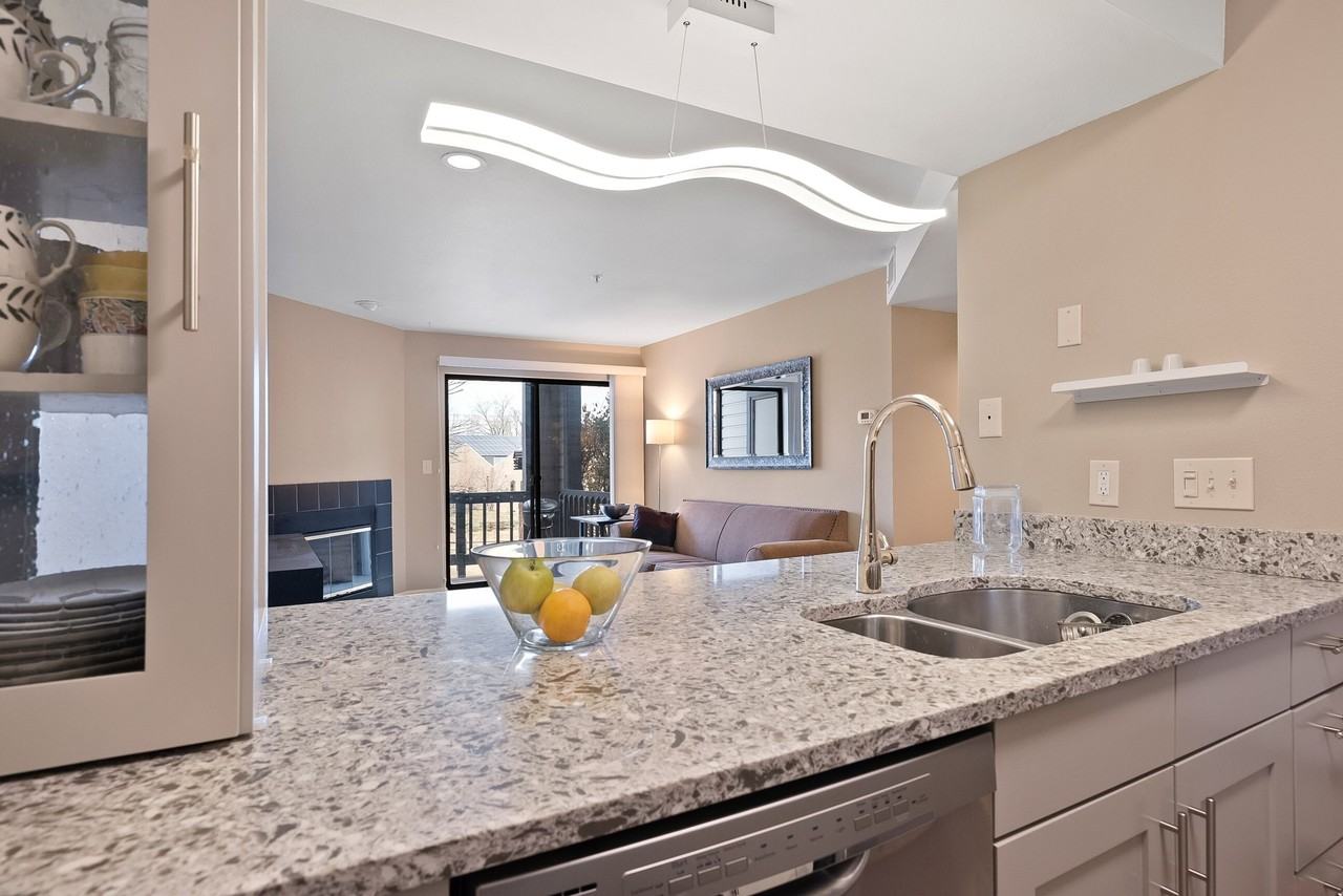 2727 Folsom St #1 - Photo 3 of 30