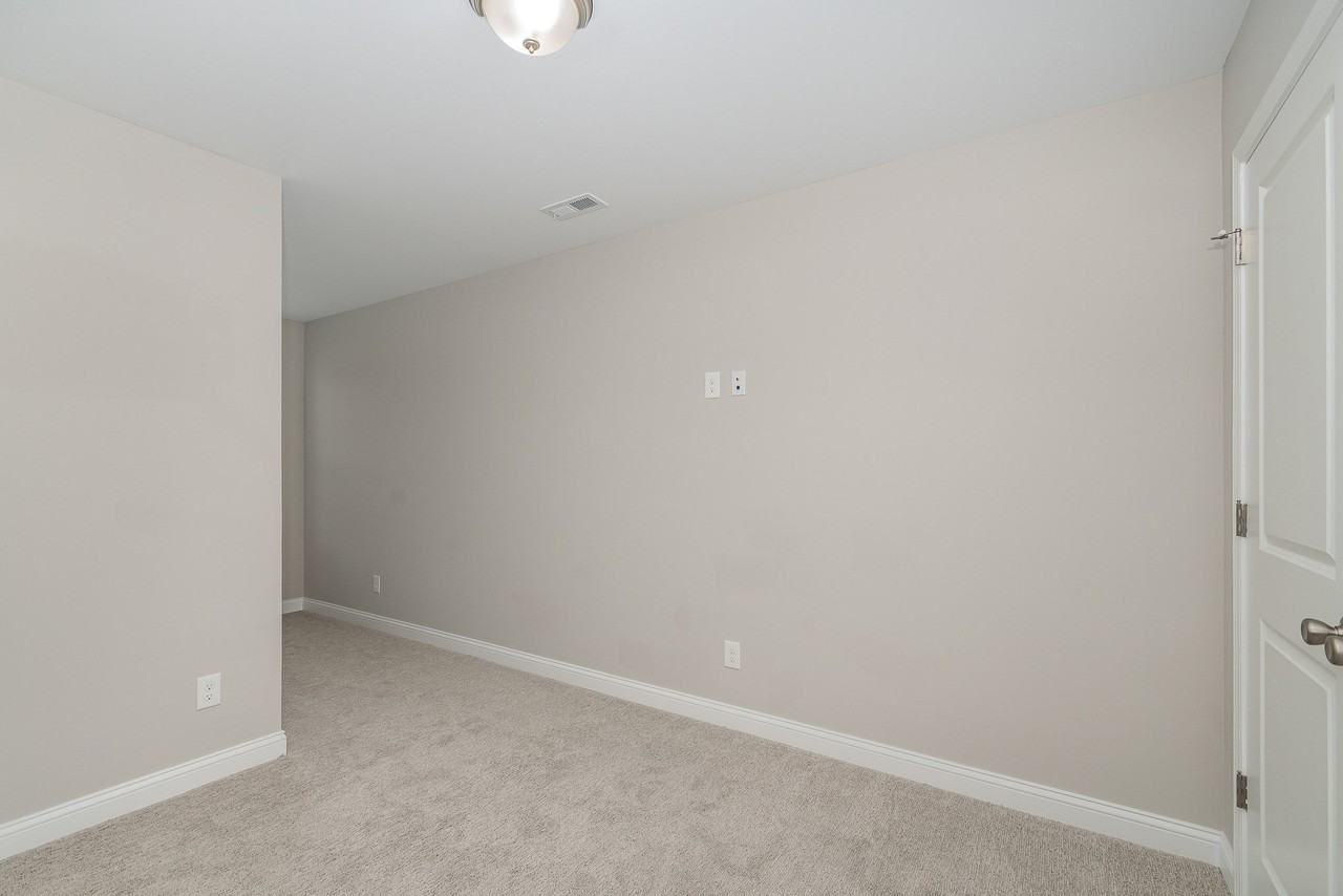 2017 Terrace Ct #2017 - Photo 4 of 18