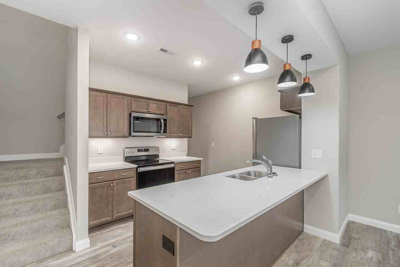 2017 Terrace Ct #2017 - Photo 6 of 18