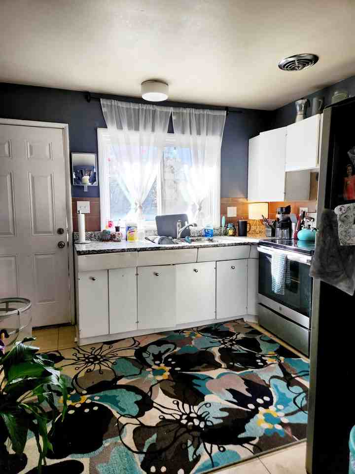 1746 W Progress Ave - Photo 2 of 4