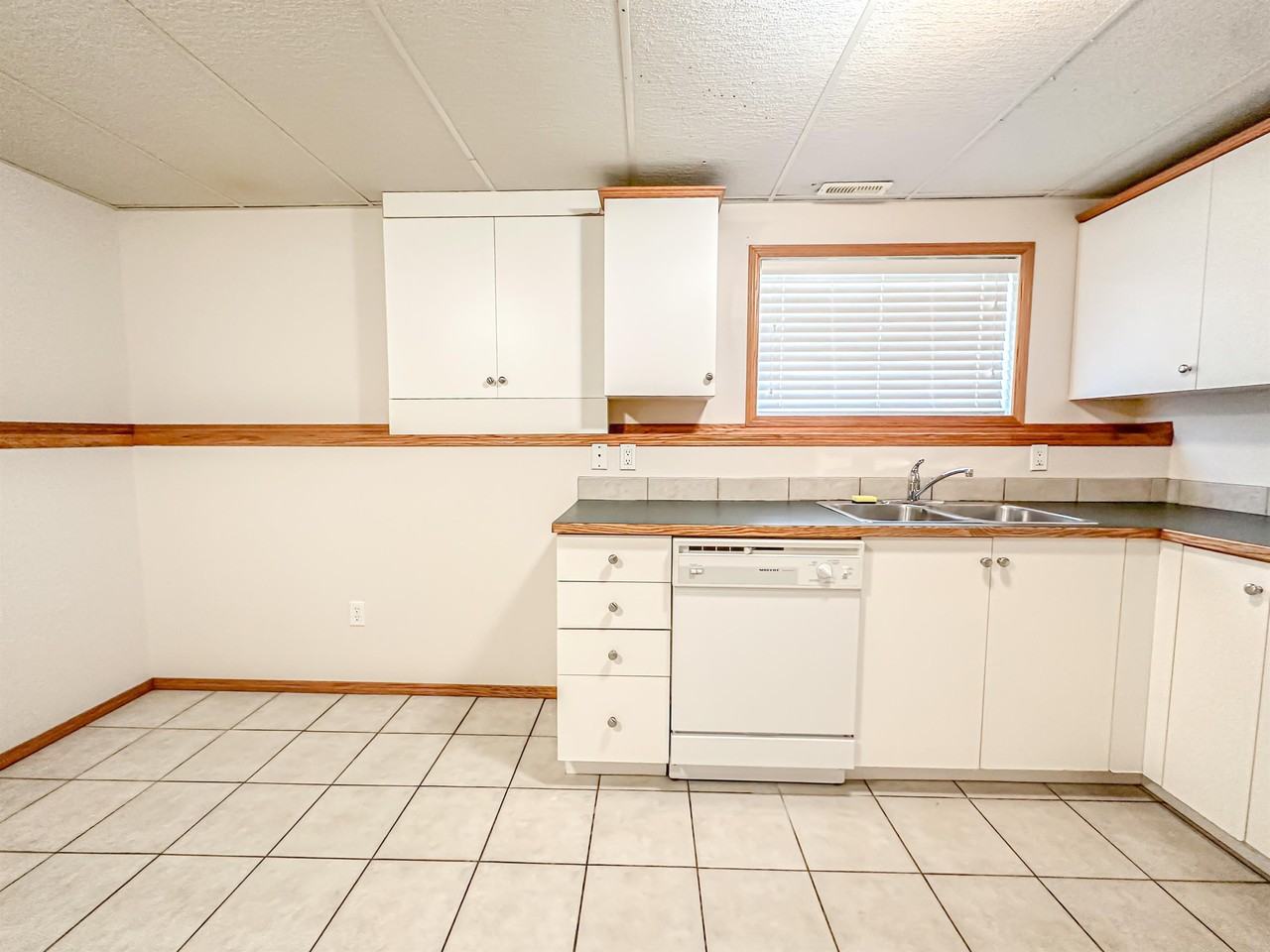 5120 42 Street, Olds, AB - Photo 4 of 17