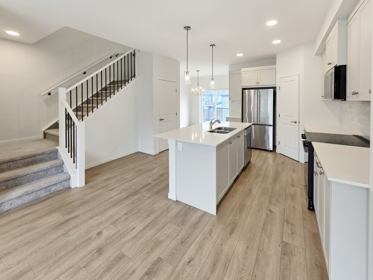 2205 Bayview Dr Sw - Photo 4 of 33