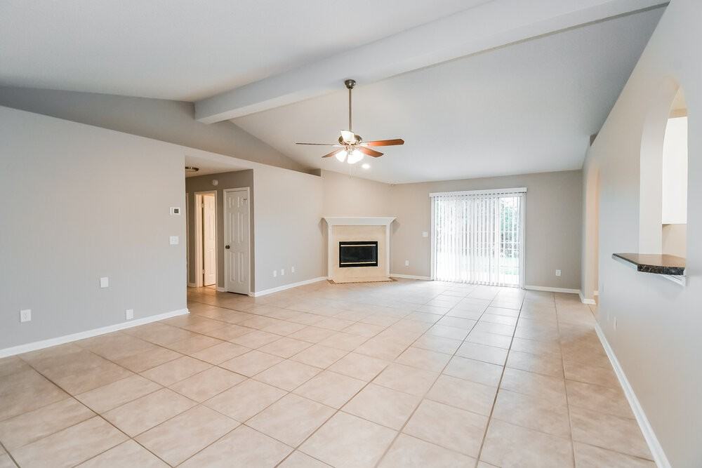 401 Baybrook Dr - Photo 4 of 19