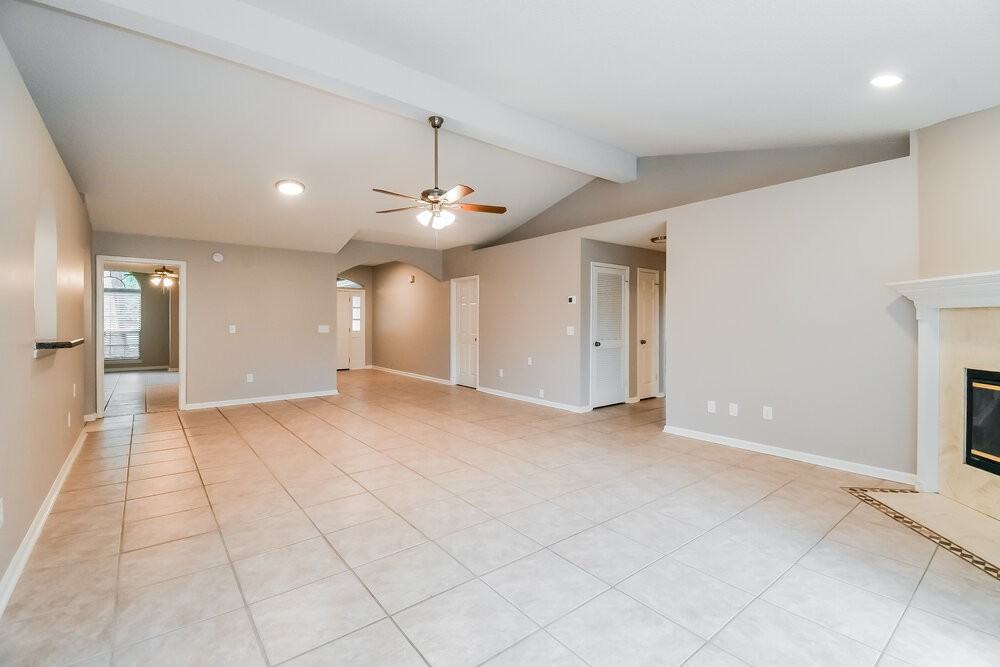 401 Baybrook Dr - Photo 5 of 19