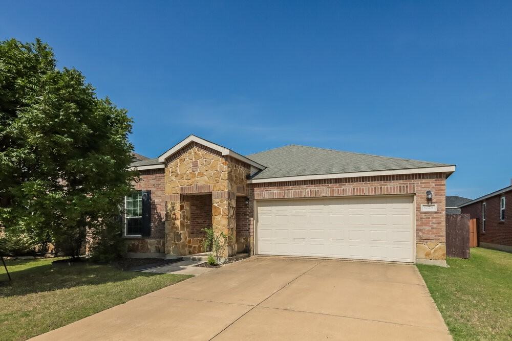1724 Gayla Creek Dr - Photo 3 of 16