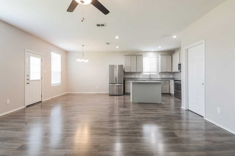 1724 Gayla Creek Dr - Photo 5 of 16