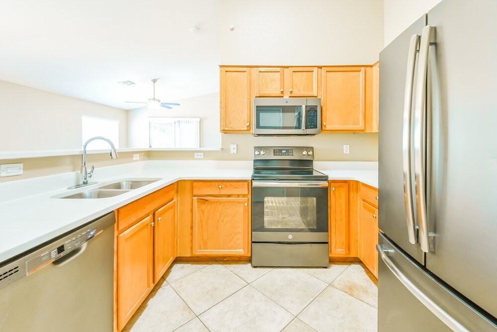 803 S Chatsworth - Photo 6 of 16