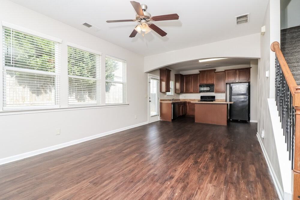 98 High Point Way - Photo 5 of 17