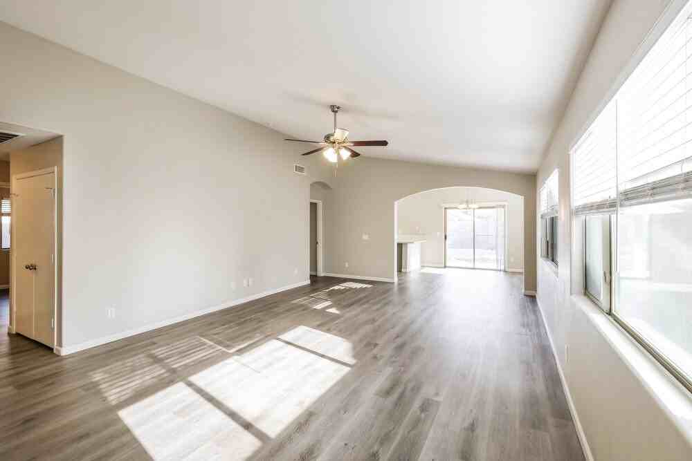 25703 W St Charles Ct - Photo 4 of 16