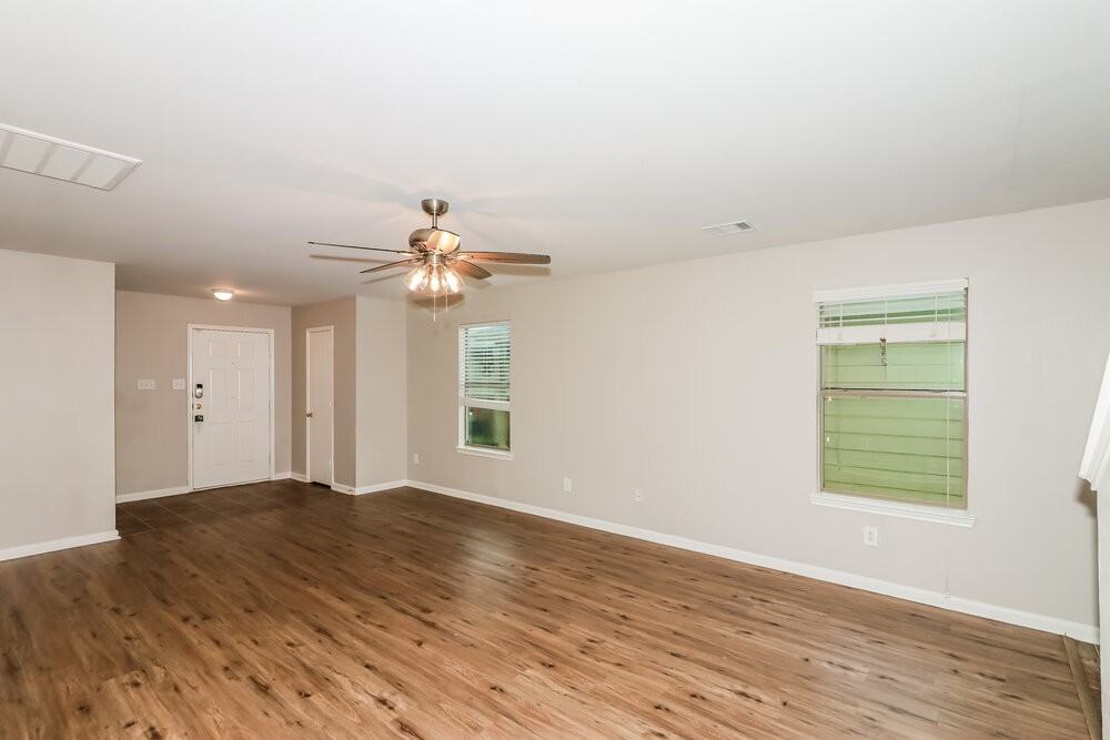 20730 Dickinson Manor Ln - Photo 6 of 17