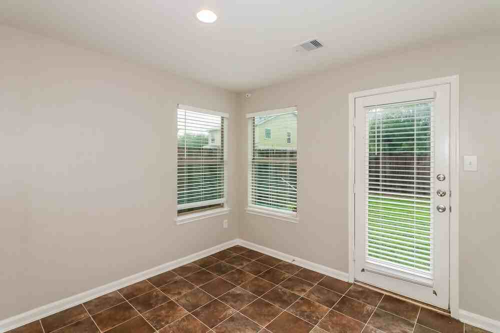 20730 Dickinson Manor Ln - Photo 7 of 17