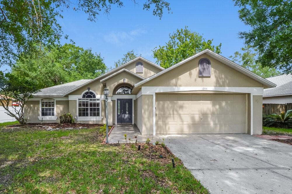 1254 Countrywind Dr