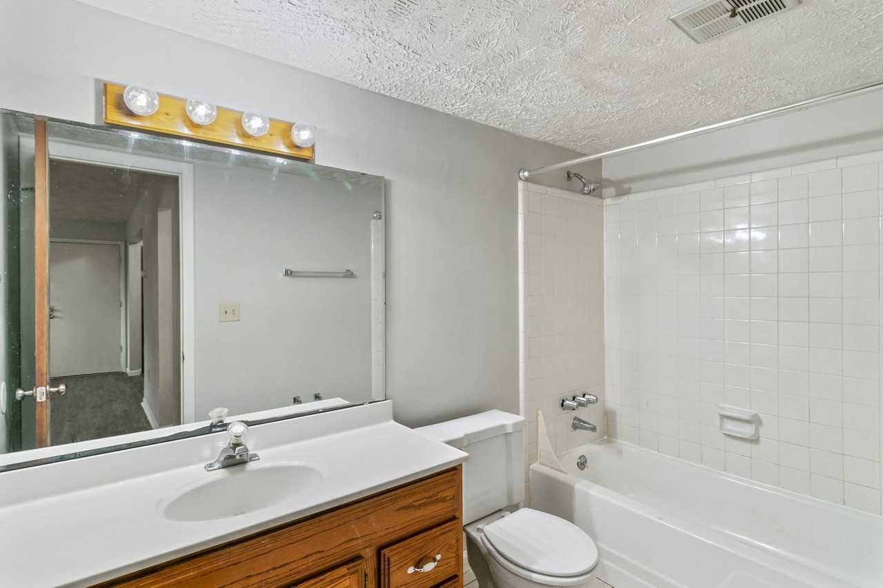 Holt Manor (Holt Manor Inc) - Photo 5 of 9