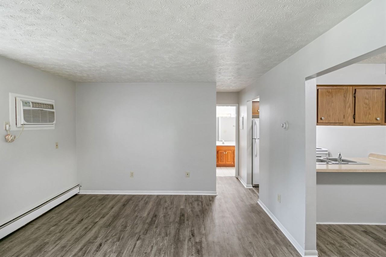 Holt Manor (Holt Manor Inc) - Photo 6 of 9