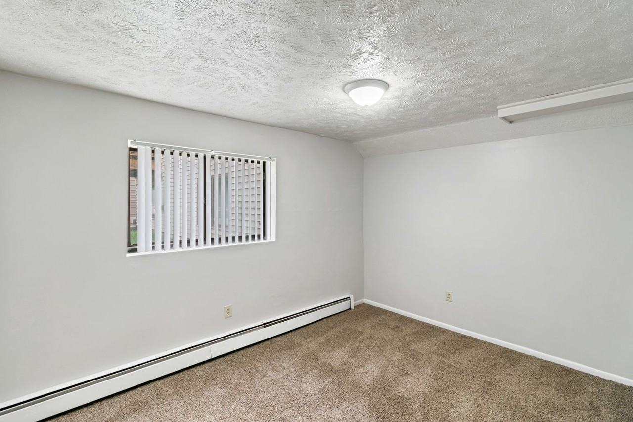 Holt Manor (Holt Manor Inc) - Photo 7 of 9
