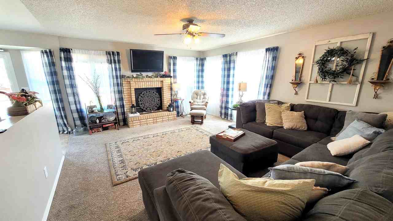 2010 Bramblwood Ln - Photo 3 of 33
