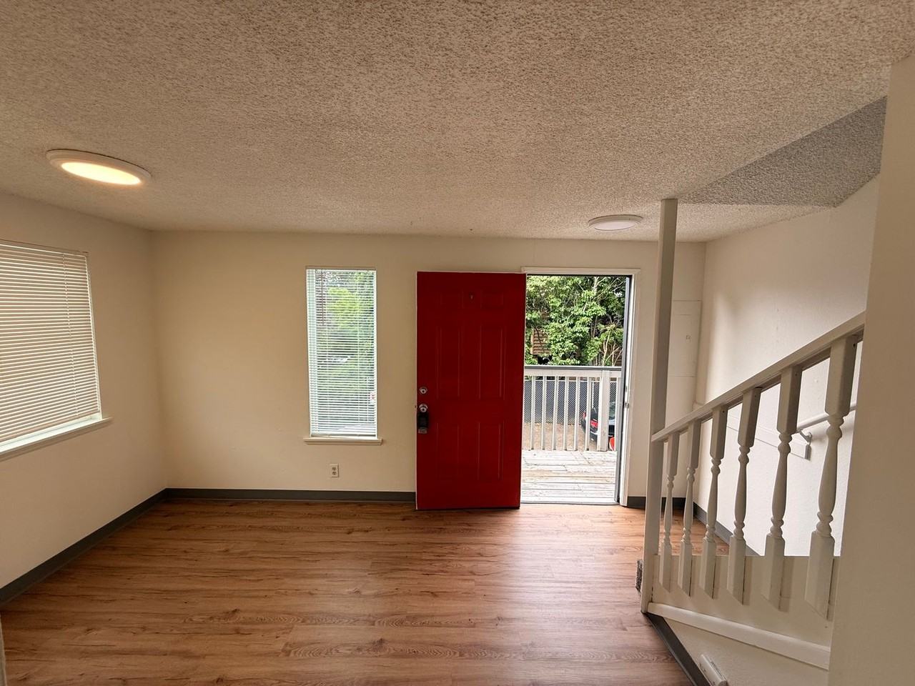 ZhH608 - R Street Apts - Photo 4 of 21