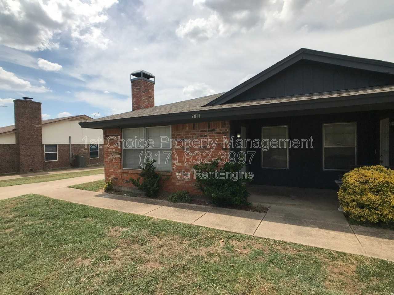 7041 Crosstimbers Ln - Photo 3 of 43