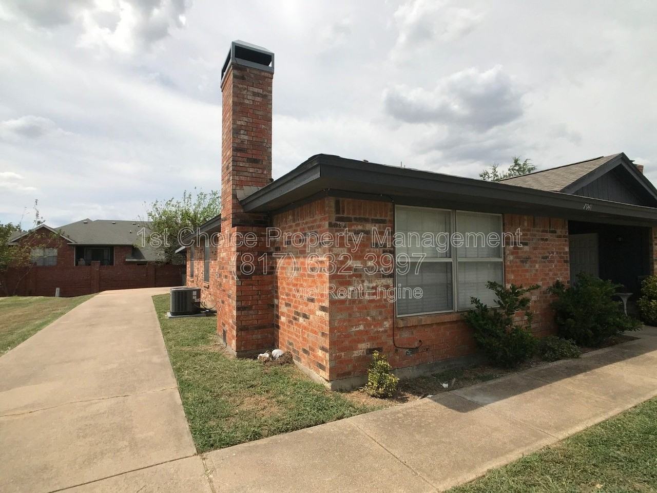 7041 Crosstimbers Ln - Photo 4 of 43
