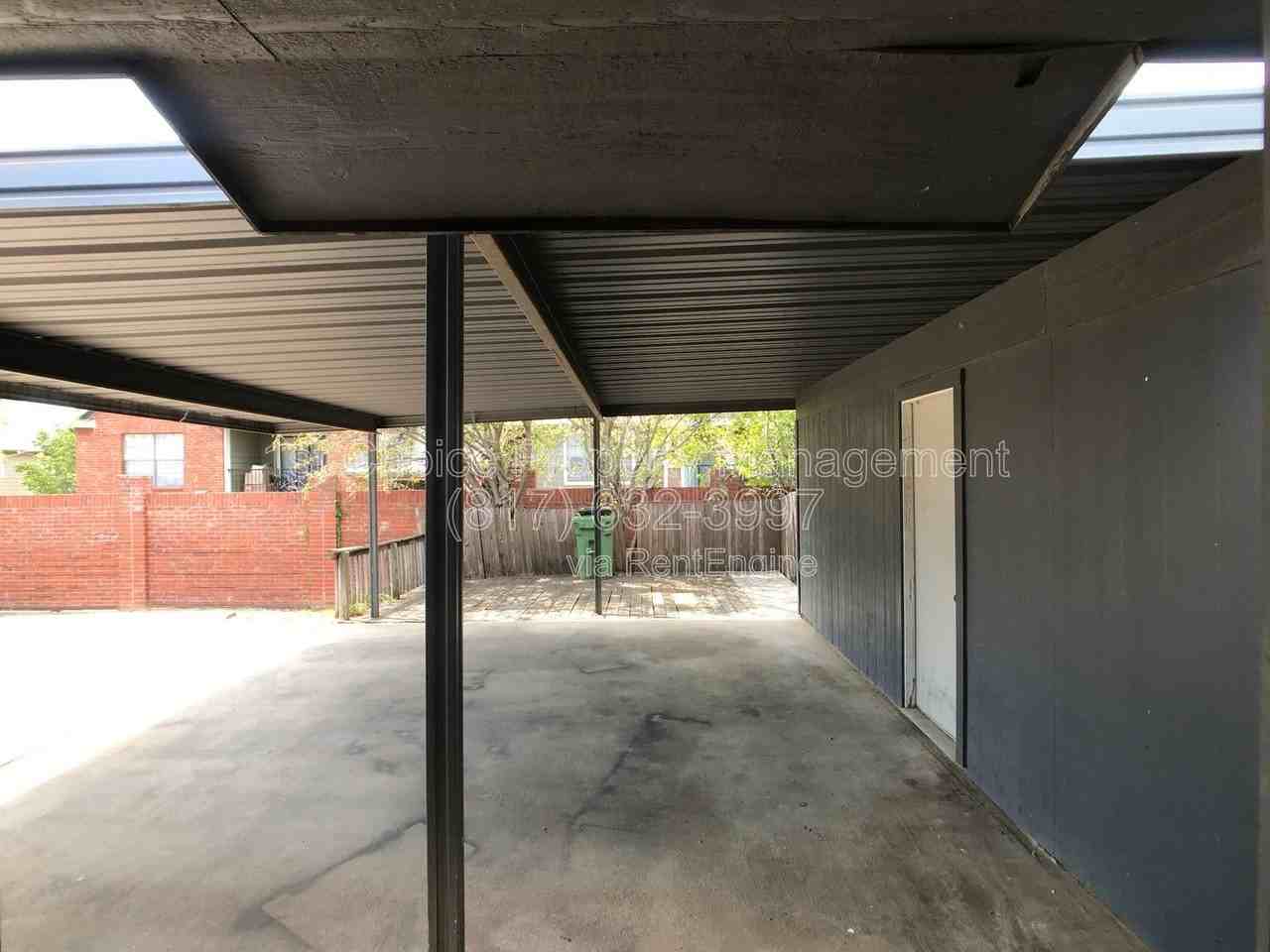 7041 Crosstimbers Ln - Photo 4 of 29