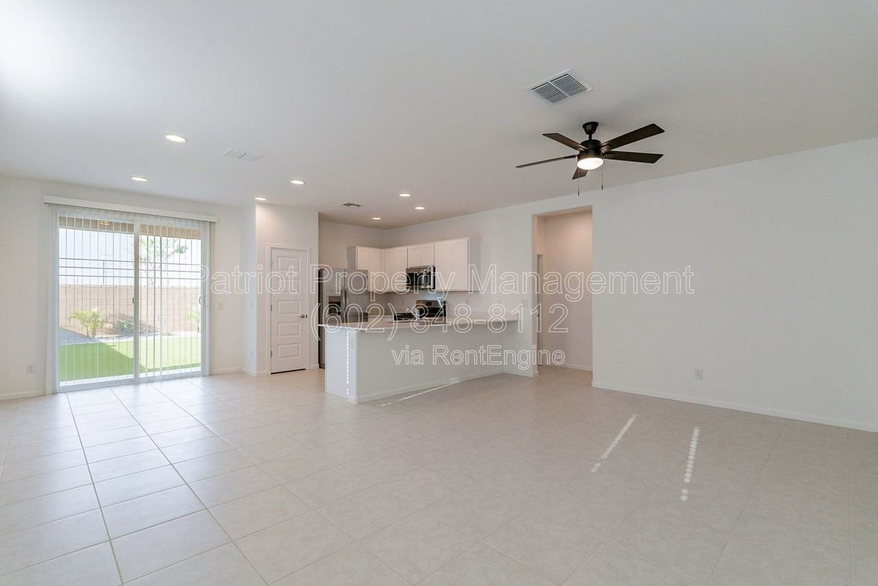 3236 W Caleb Rd - Photo 3 of 35