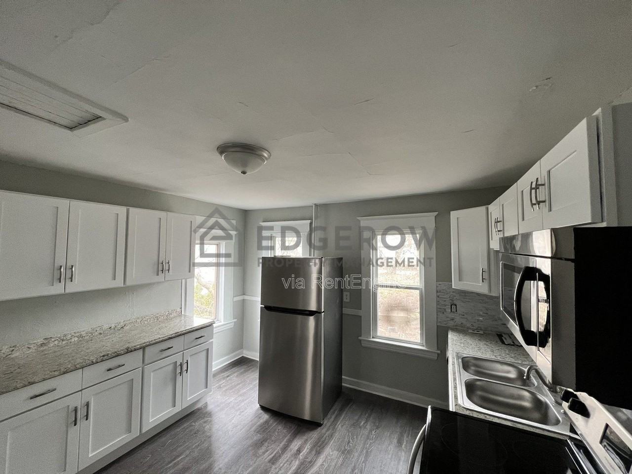 815 Logan St Se #2 - Photo 2 of 14