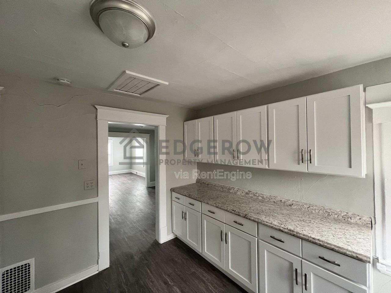 815 Logan St Se #2 - Photo 4 of 14